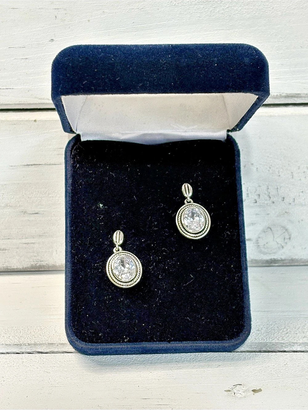 Montana Silversmiths Silver Dangle Earrings Like New